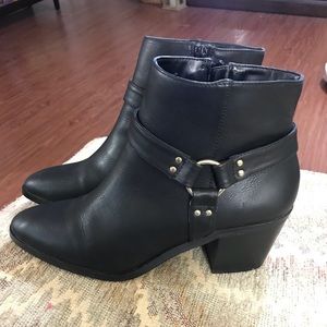 Forever 21 black booties